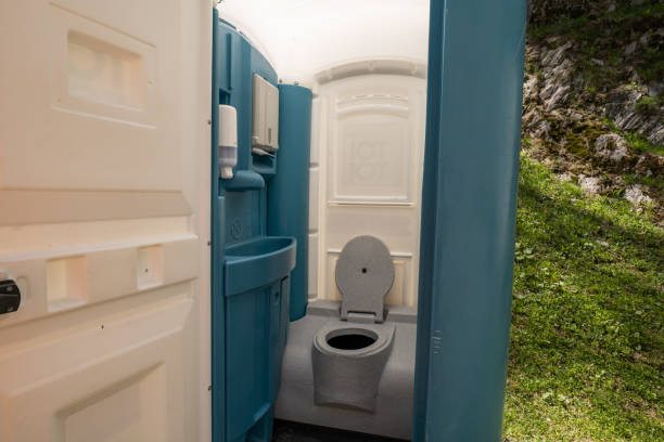 Portable bathroom rental in Saticoy, CA